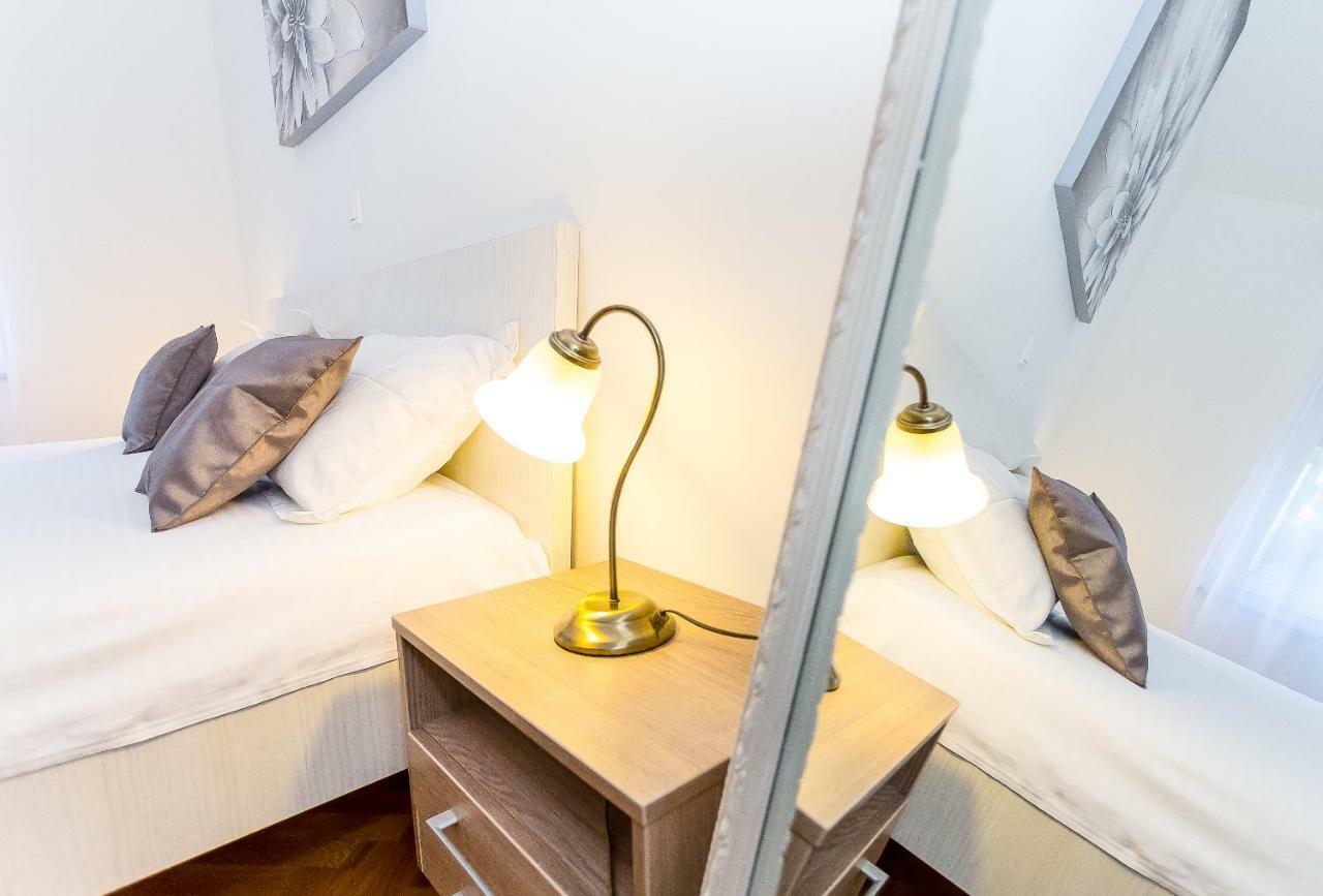 Urban Luxury Suites Juricevic Duće エクステリア 写真