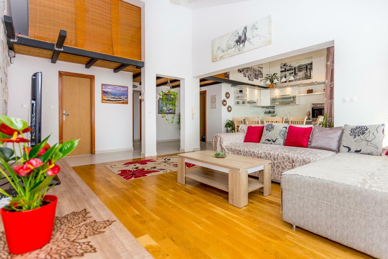 Urban Luxury Suites Juricevic Duće エクステリア 写真