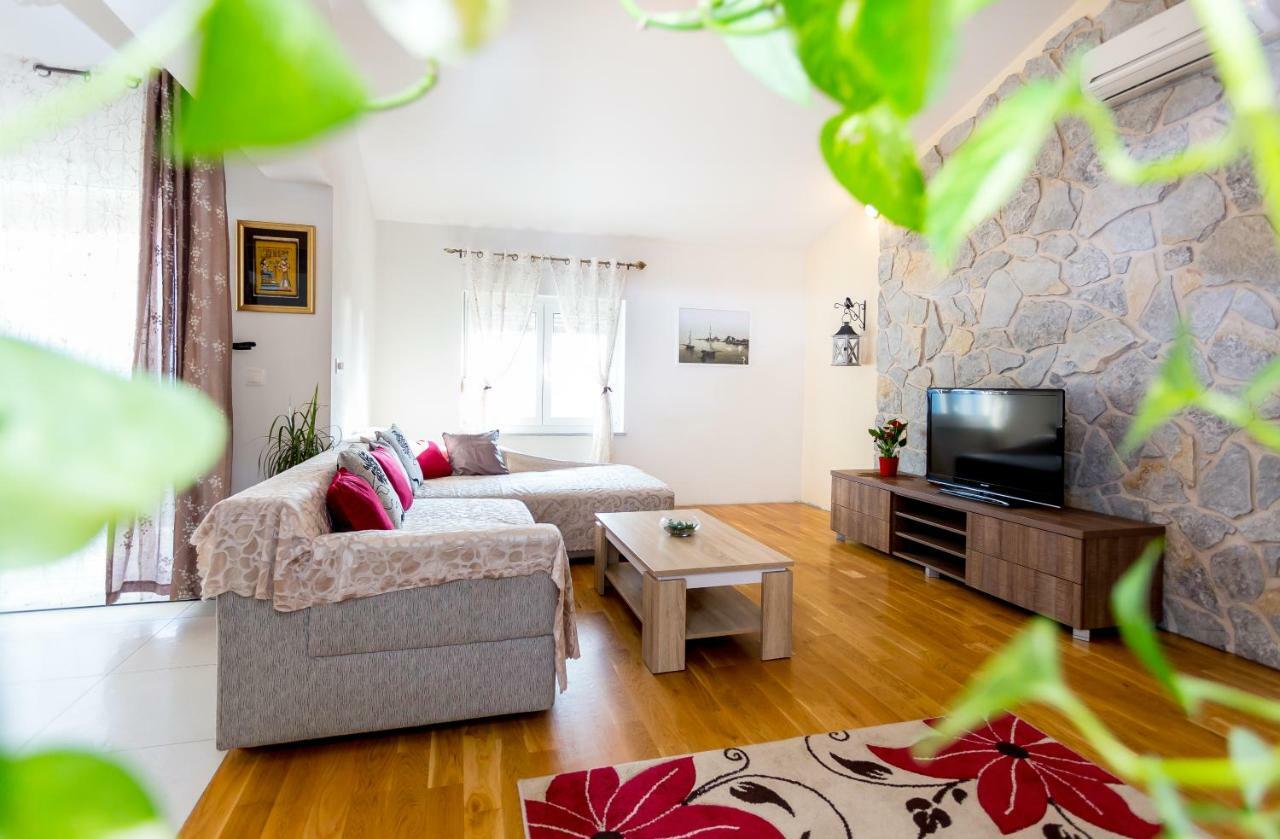 Urban Luxury Suites Juricevic Duće エクステリア 写真