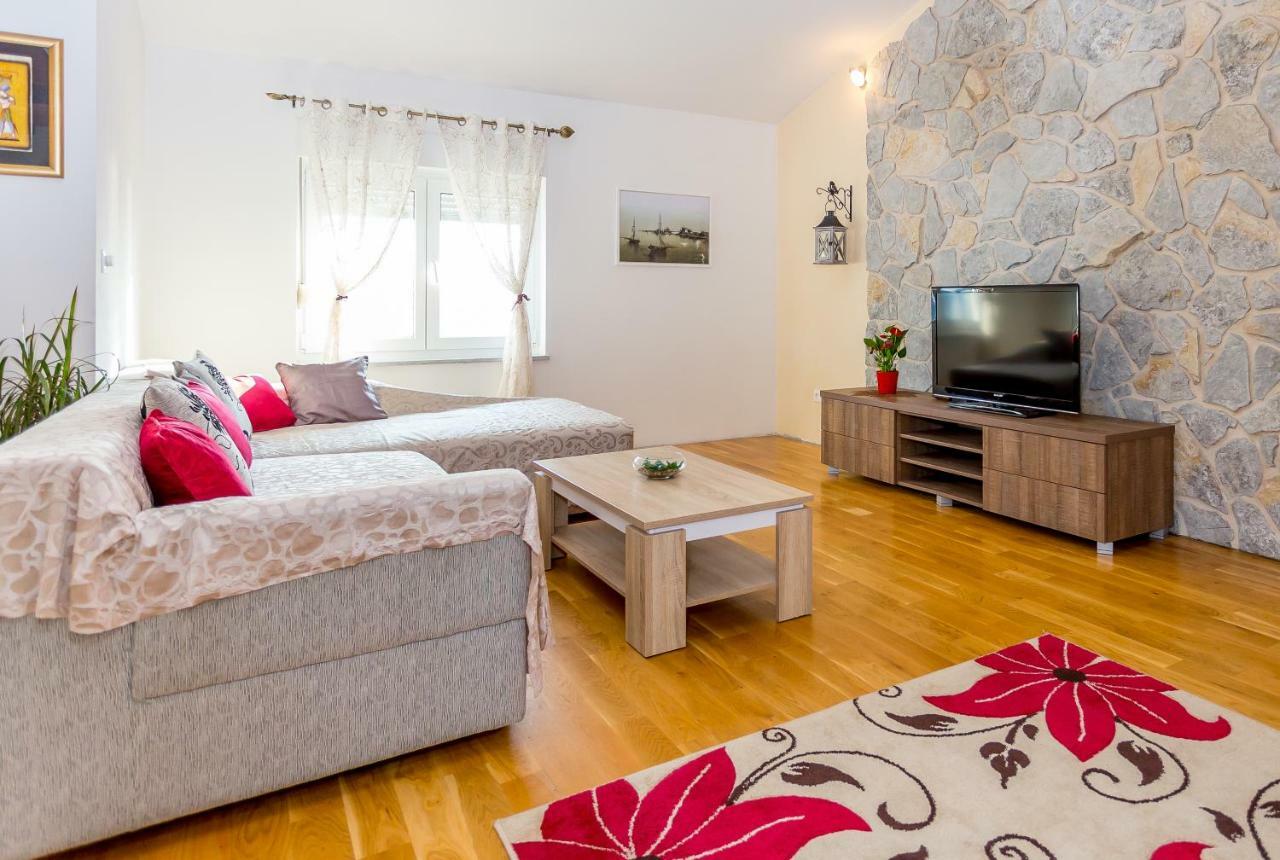Urban Luxury Suites Juricevic Duće エクステリア 写真