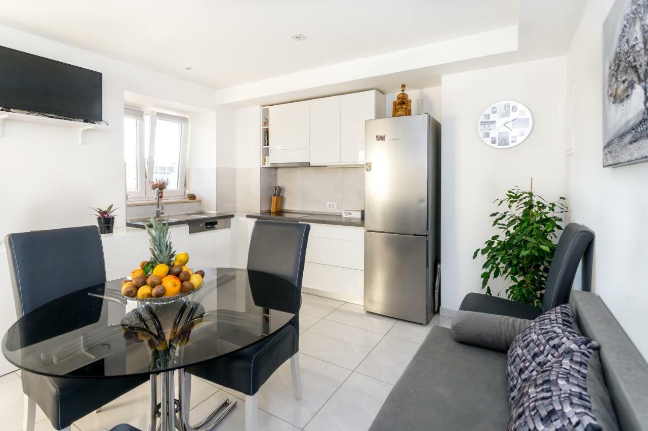 Urban Luxury Suites Juricevic Duće エクステリア 写真
