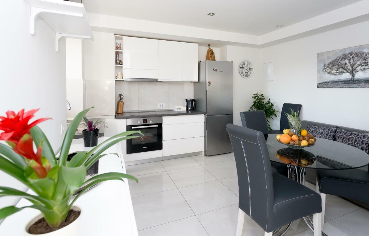 Urban Luxury Suites Juricevic Duće エクステリア 写真